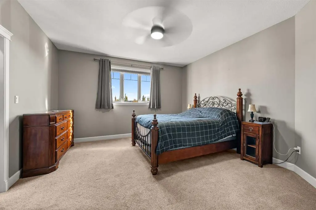 5308 20 Street Close