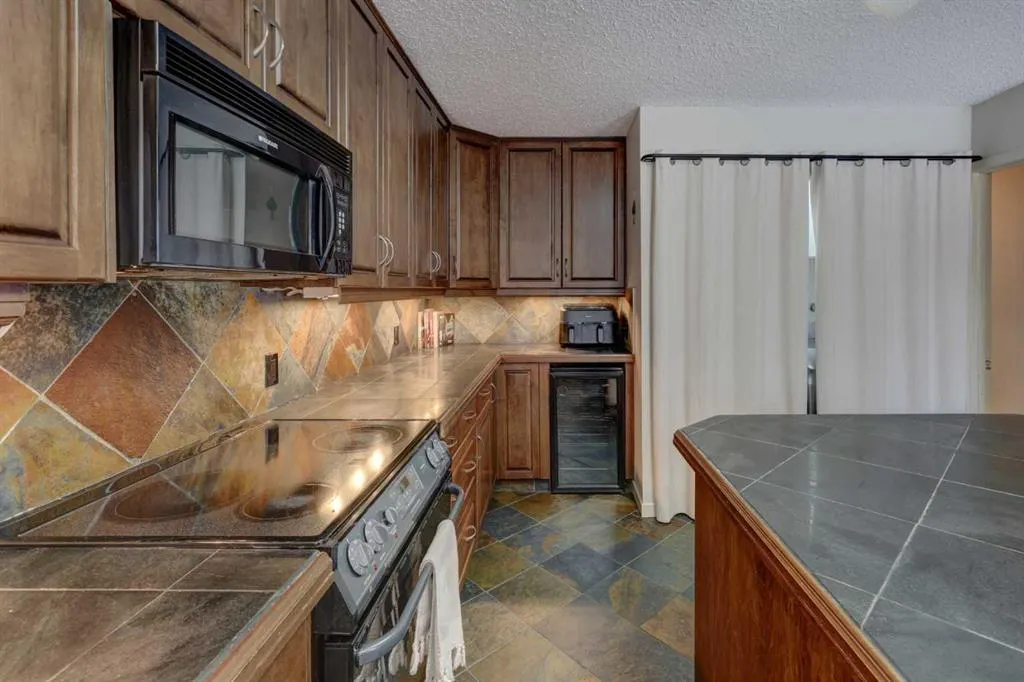 216 Pump Hill Gardens SW
