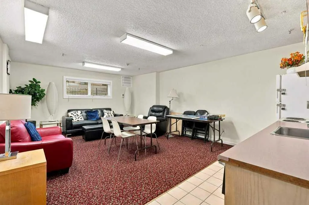 723 57 Avenue SW #325