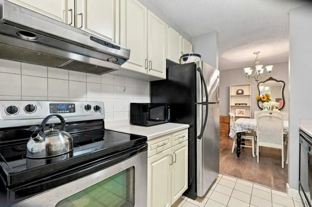 723 57 Avenue SW #325