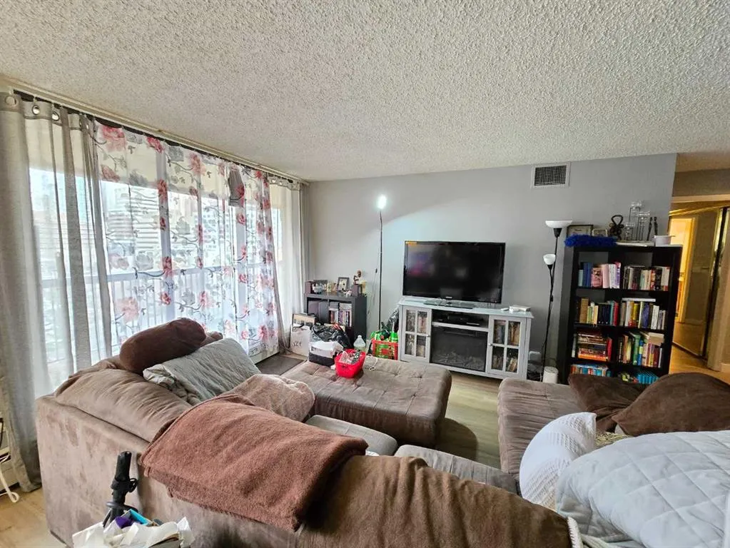 1001 14 Avenue SW #804