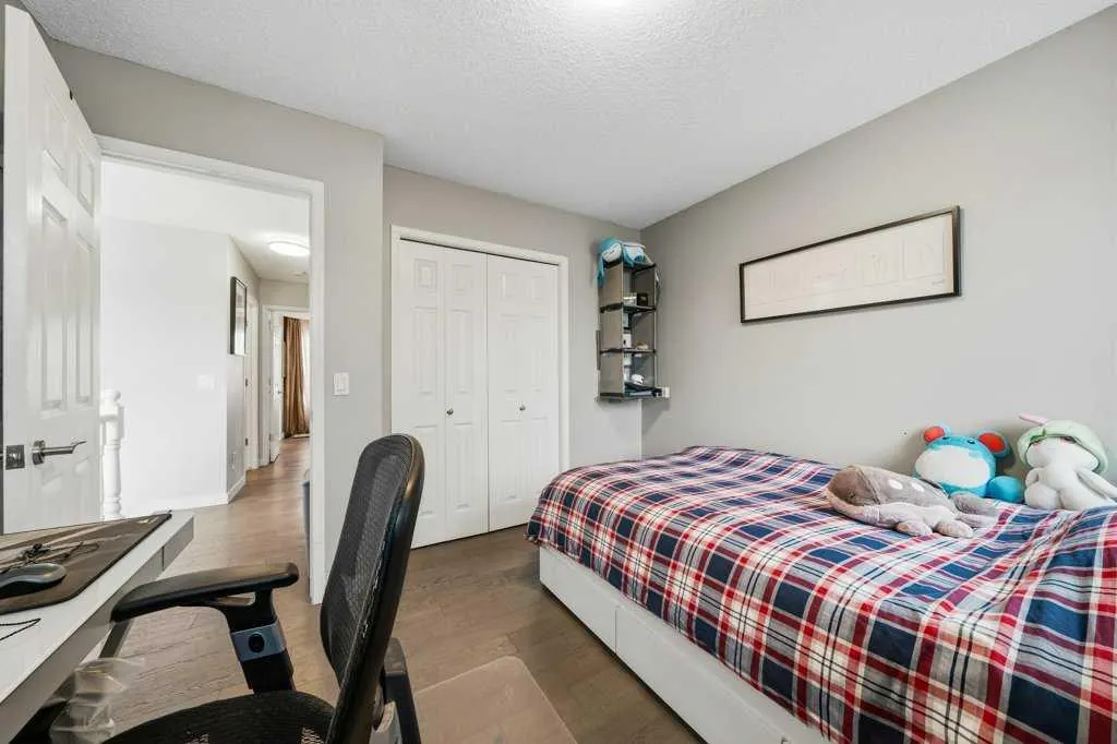 146 Bridlewood Way SW