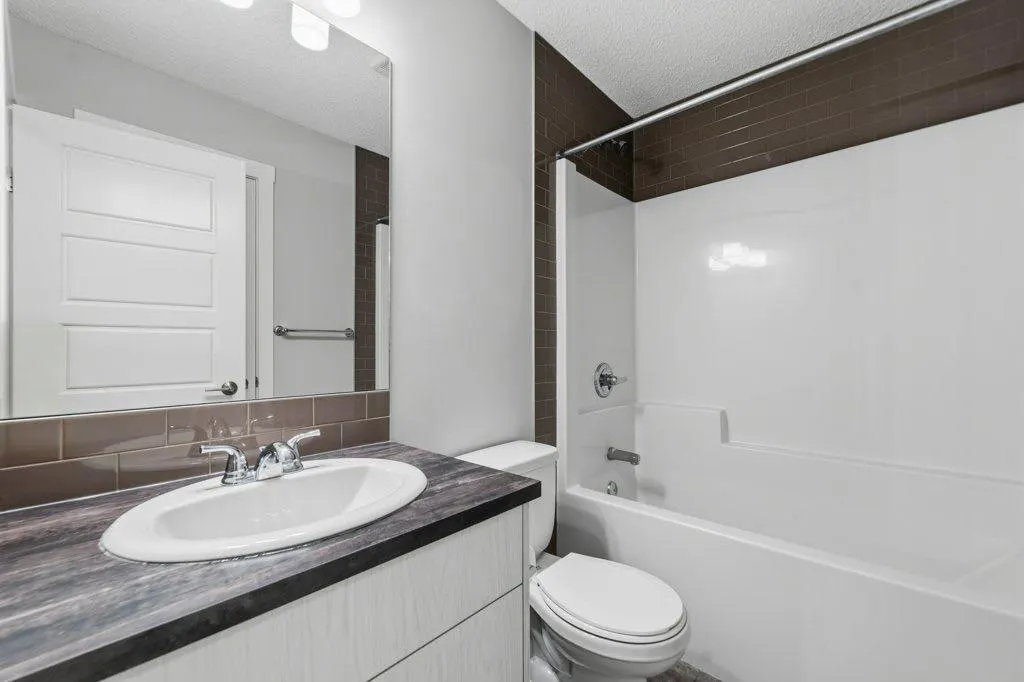 102 Seton Grove SE