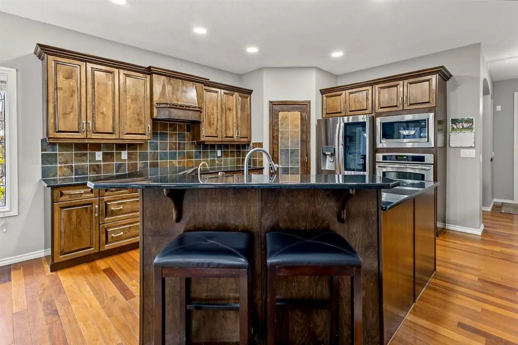 153 Coopers Park SW