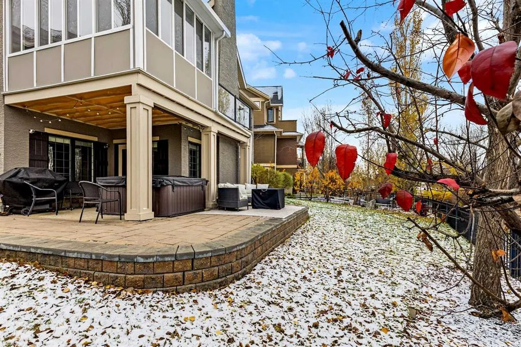 153 Coopers Park SW