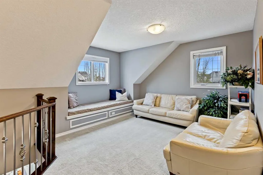 153 Coopers Park SW