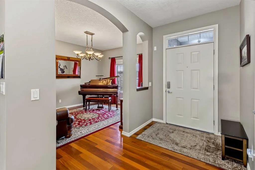 153 Coopers Park SW