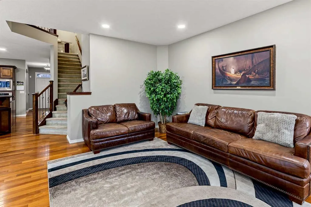 153 Coopers Park SW