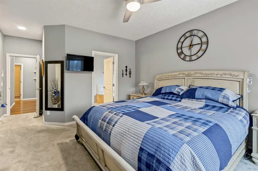 153 Coopers Park SW