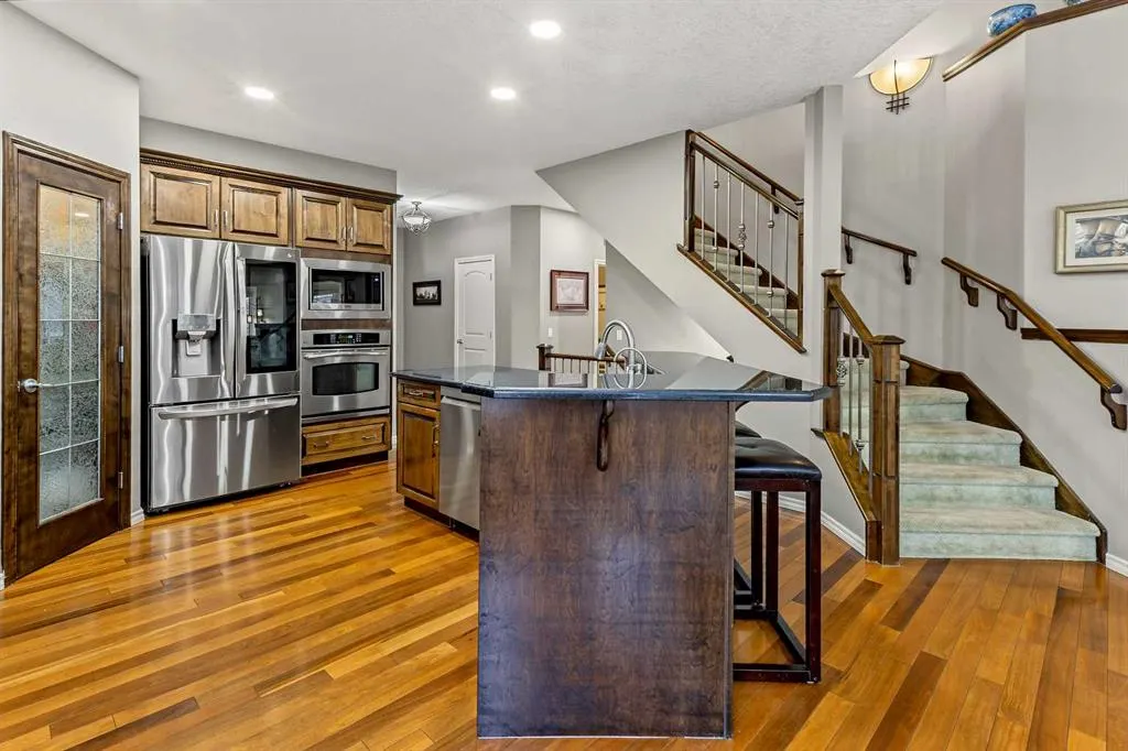 153 Coopers Park SW