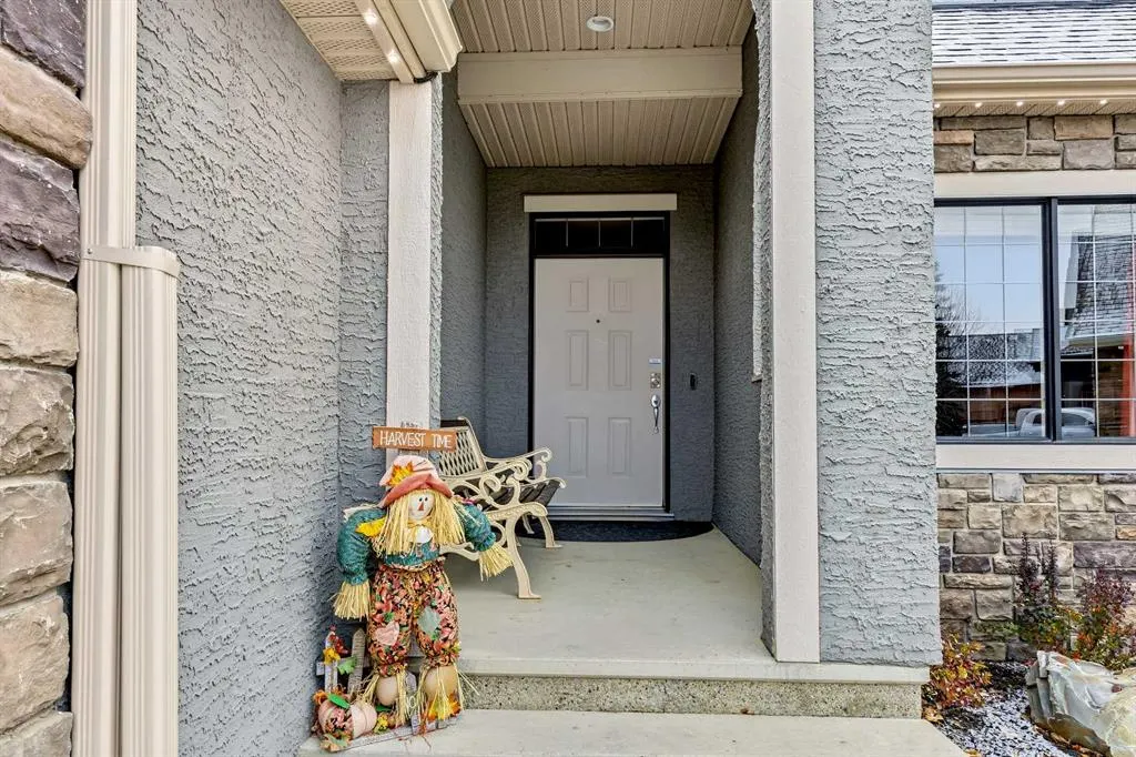 153 Coopers Park SW