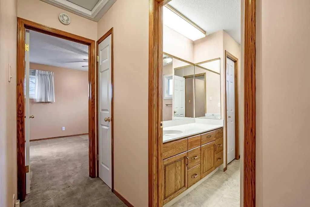 10711 Mapleglen Crescent SE