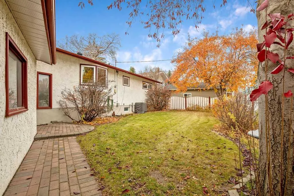 10711 Mapleglen Crescent SE