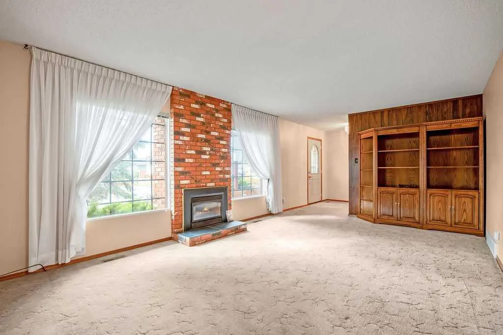 10711 Mapleglen Crescent SE
