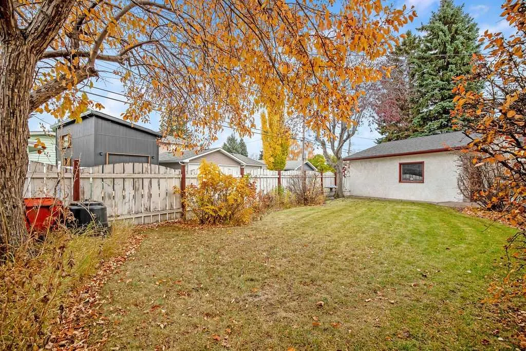 10711 Mapleglen Crescent SE