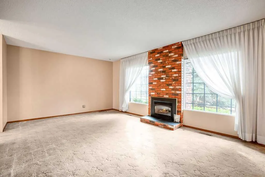 10711 Mapleglen Crescent SE