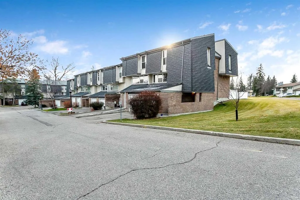442 Brae Glen Crescent SW