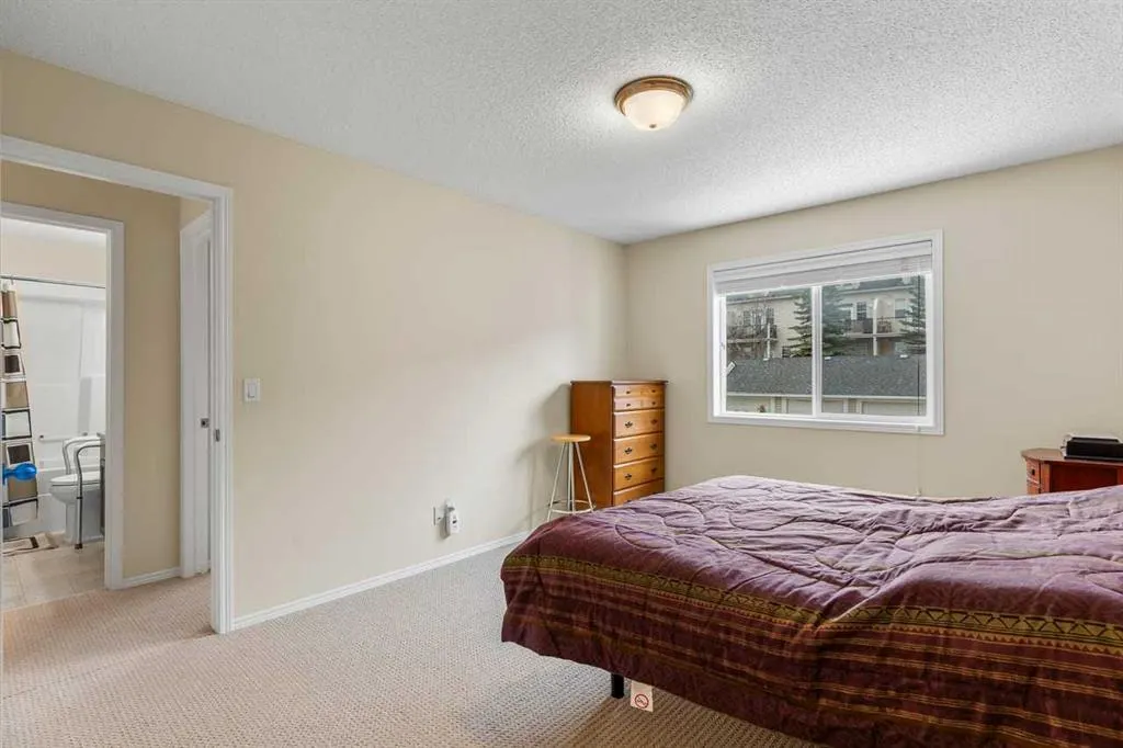 303 Springborough Way SW