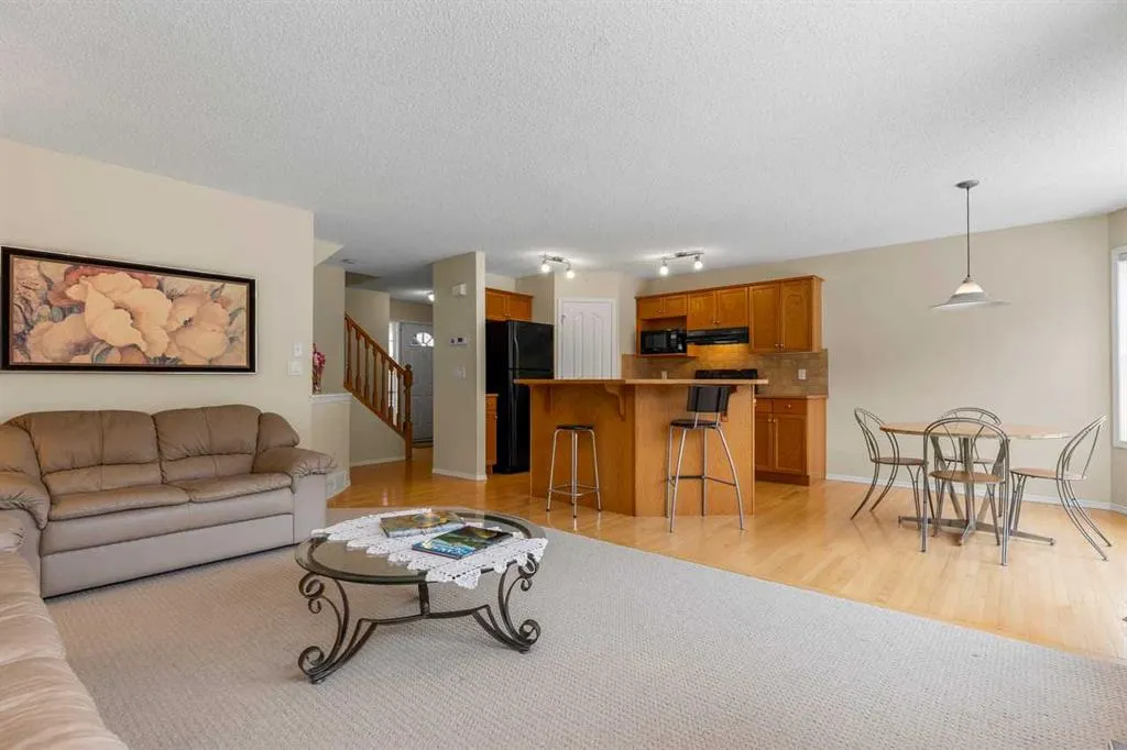 303 Springborough Way SW