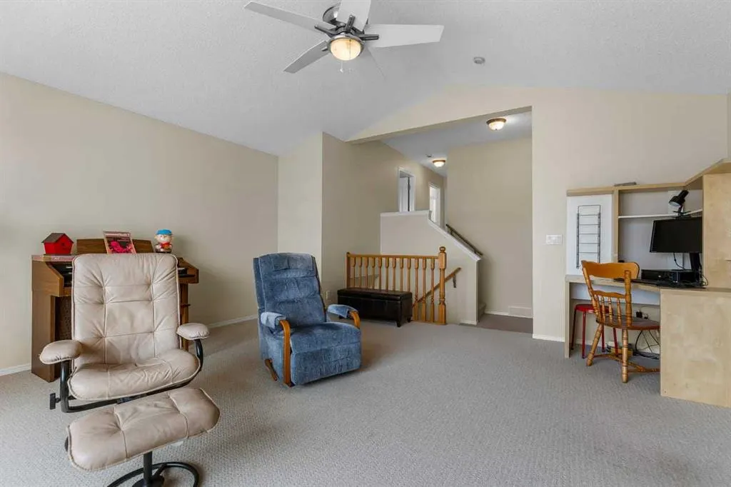 303 Springborough Way SW