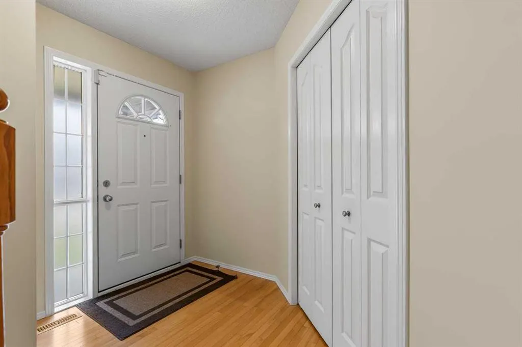 303 Springborough Way SW