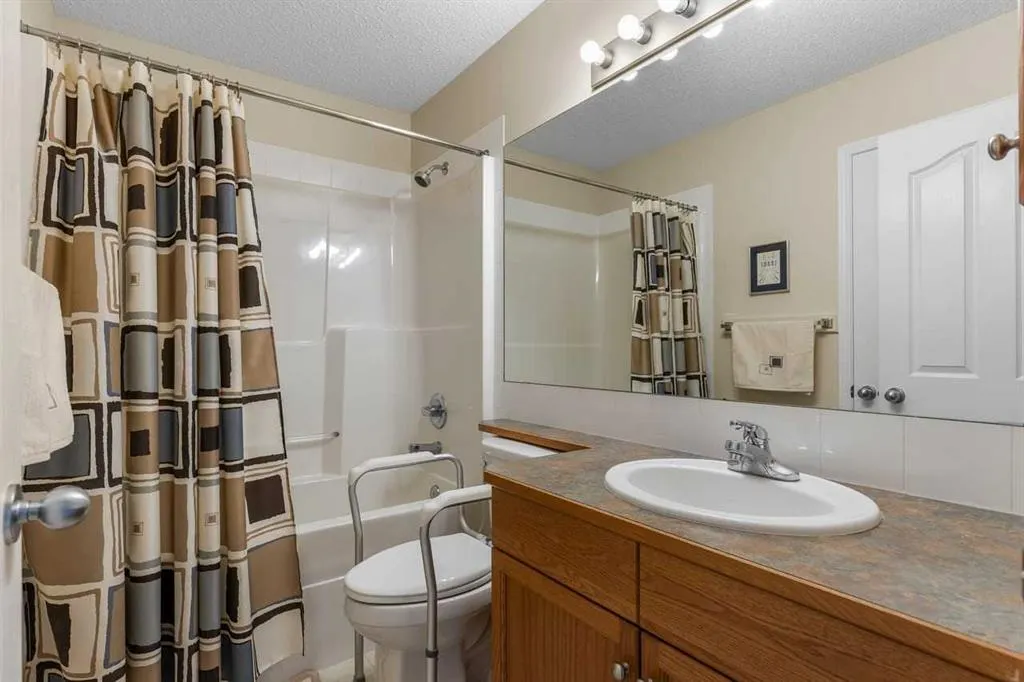 303 Springborough Way SW