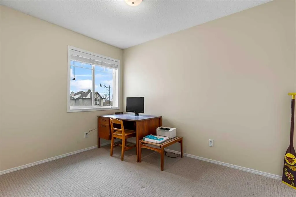 303 Springborough Way SW