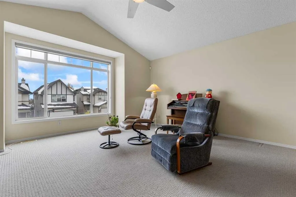 303 Springborough Way SW