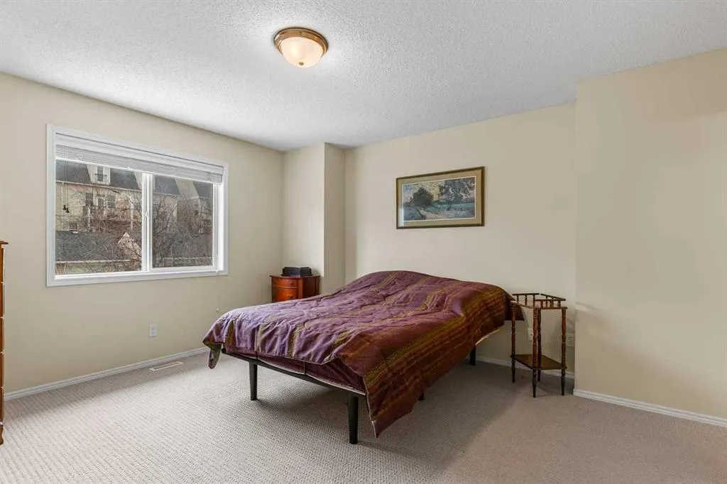 303 Springborough Way SW