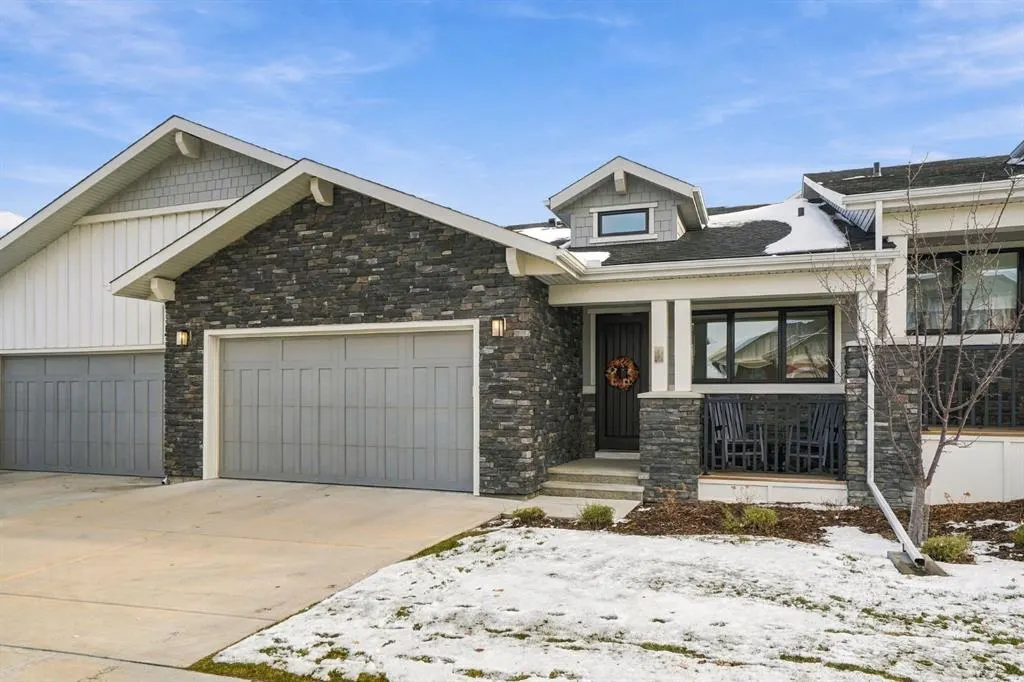 42 Crestridge Bay SW