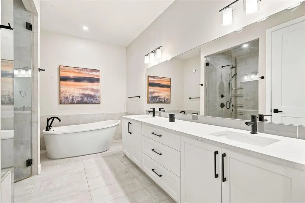 42 Crestridge Bay SW