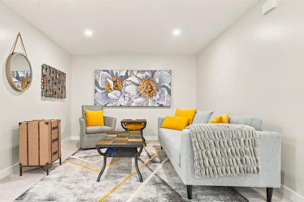 42 Crestridge Bay SW