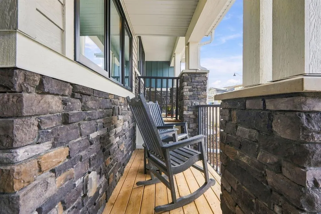 42 Crestridge Bay SW
