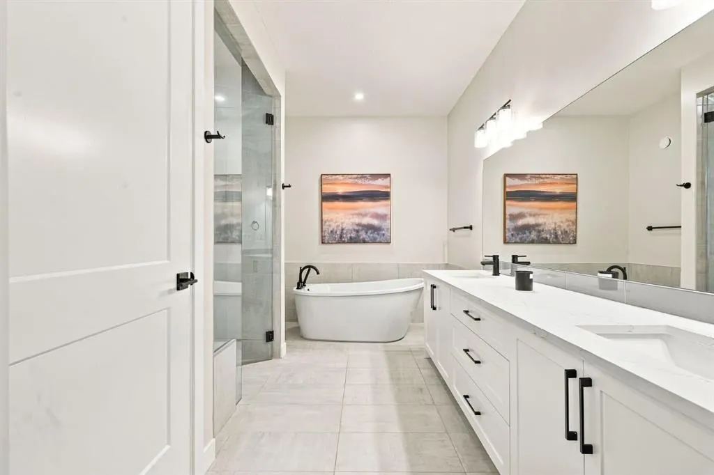 42 Crestridge Bay SW