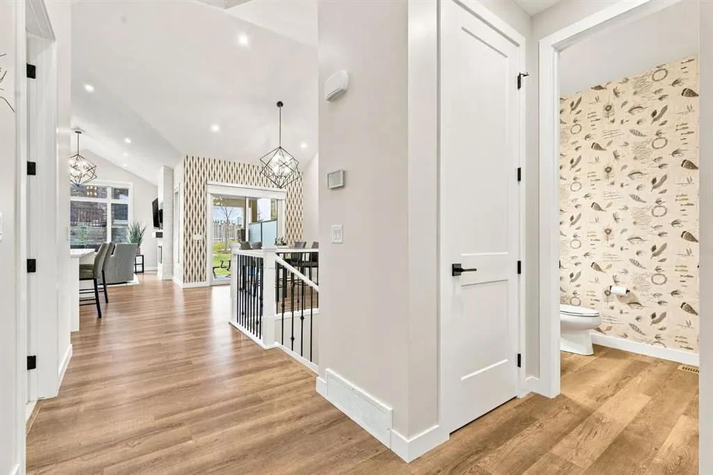 42 Crestridge Bay SW