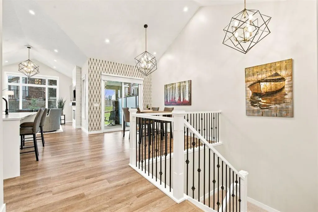 42 Crestridge Bay SW