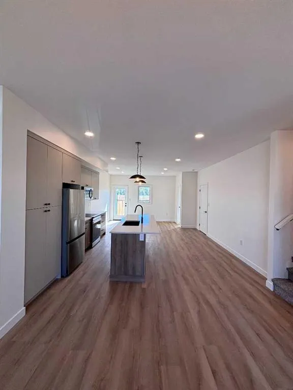 2807 16 Avenue