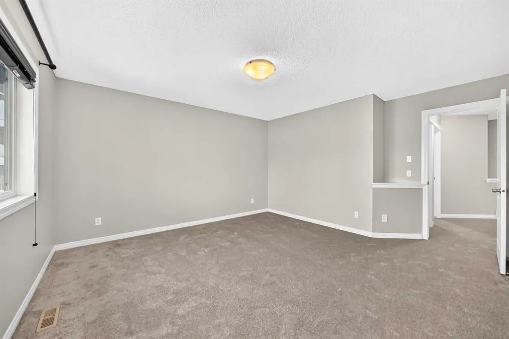 121 Chapalina Heights SE