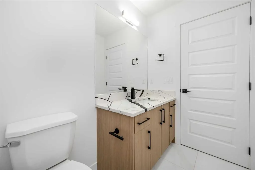 182 Lakewood Crescent