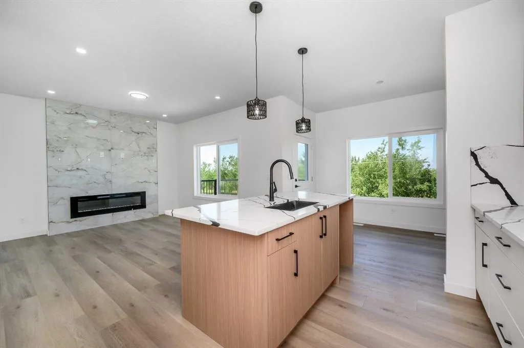182 Lakewood Crescent