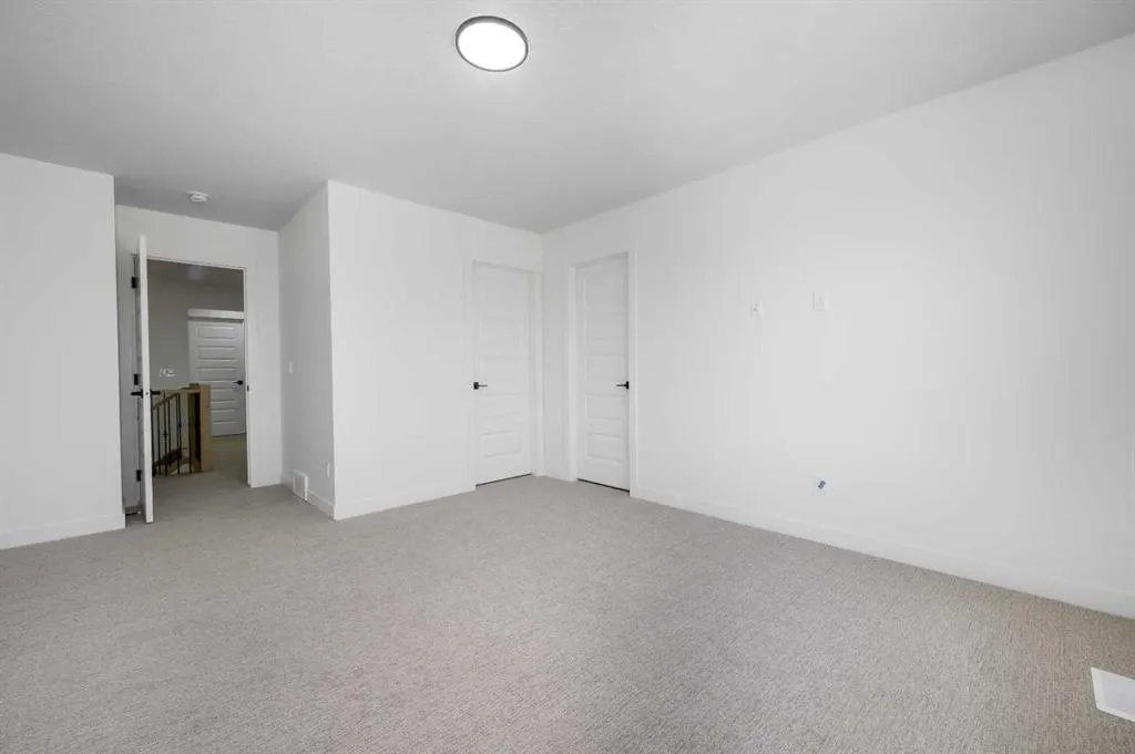 182 Lakewood Crescent