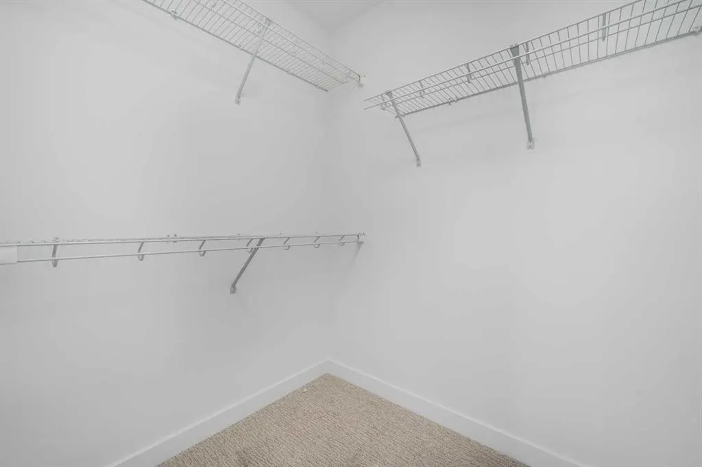 182 Lakewood Crescent