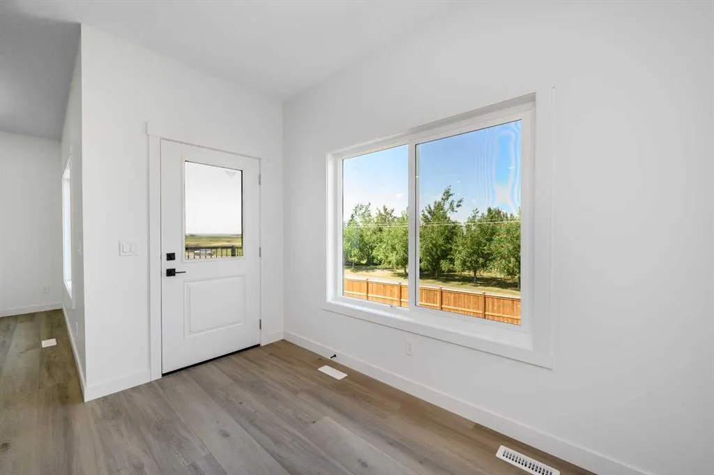 182 Lakewood Crescent