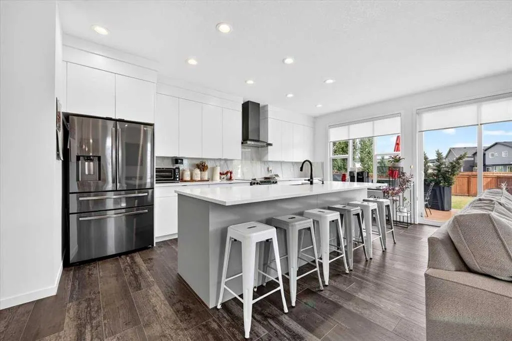 32 Cranbrook Bay SE