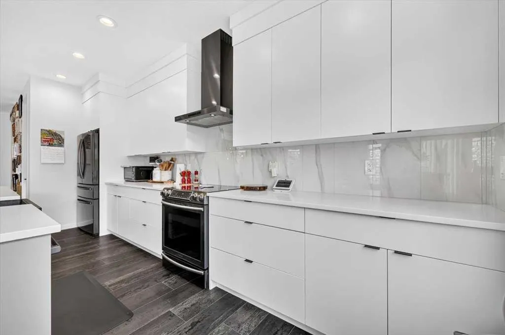 32 Cranbrook Bay SE