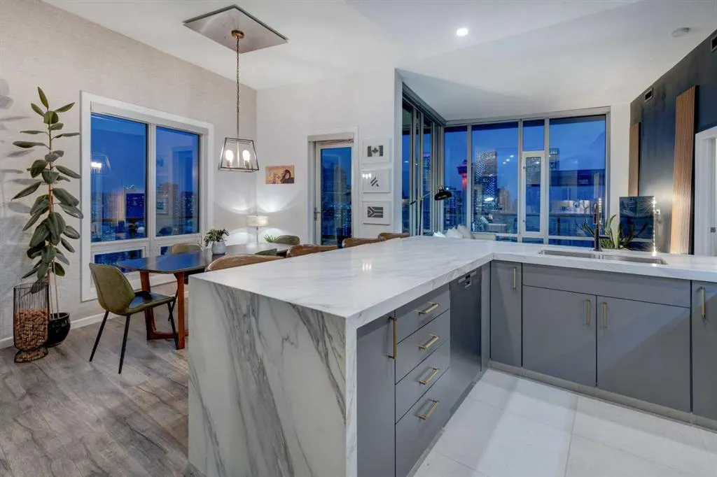 210 15 Avenue SE #3301