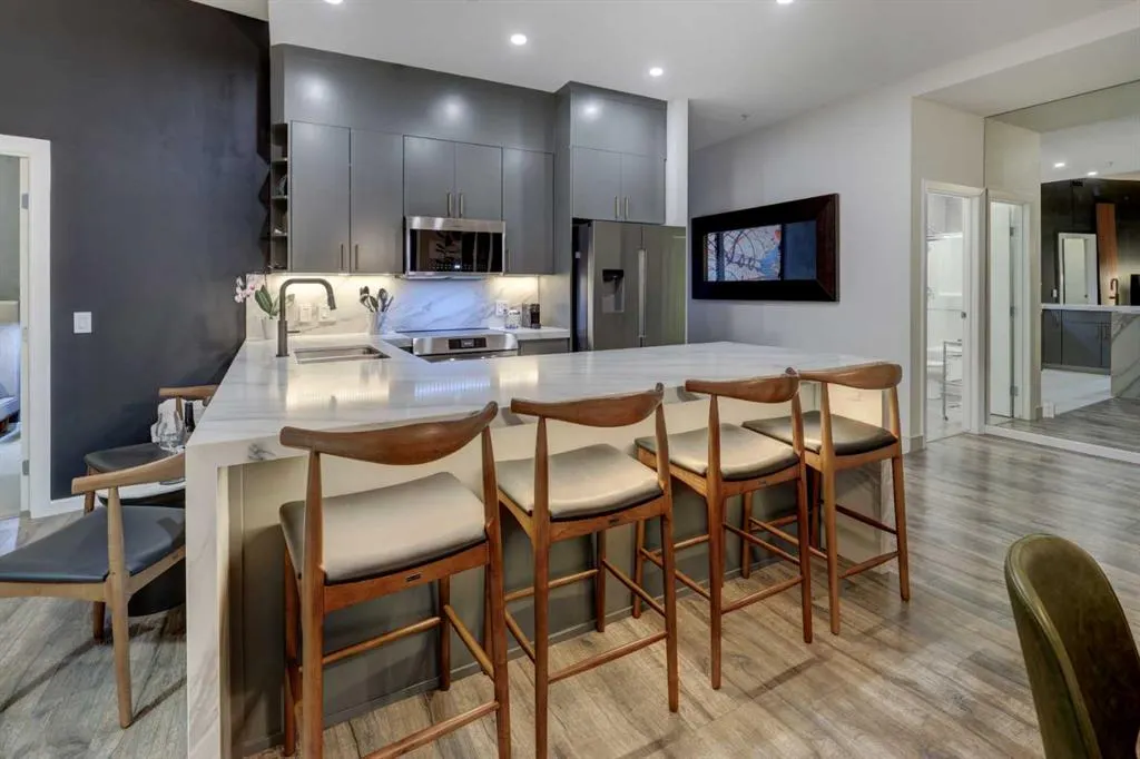 210 15 Avenue SE #3301