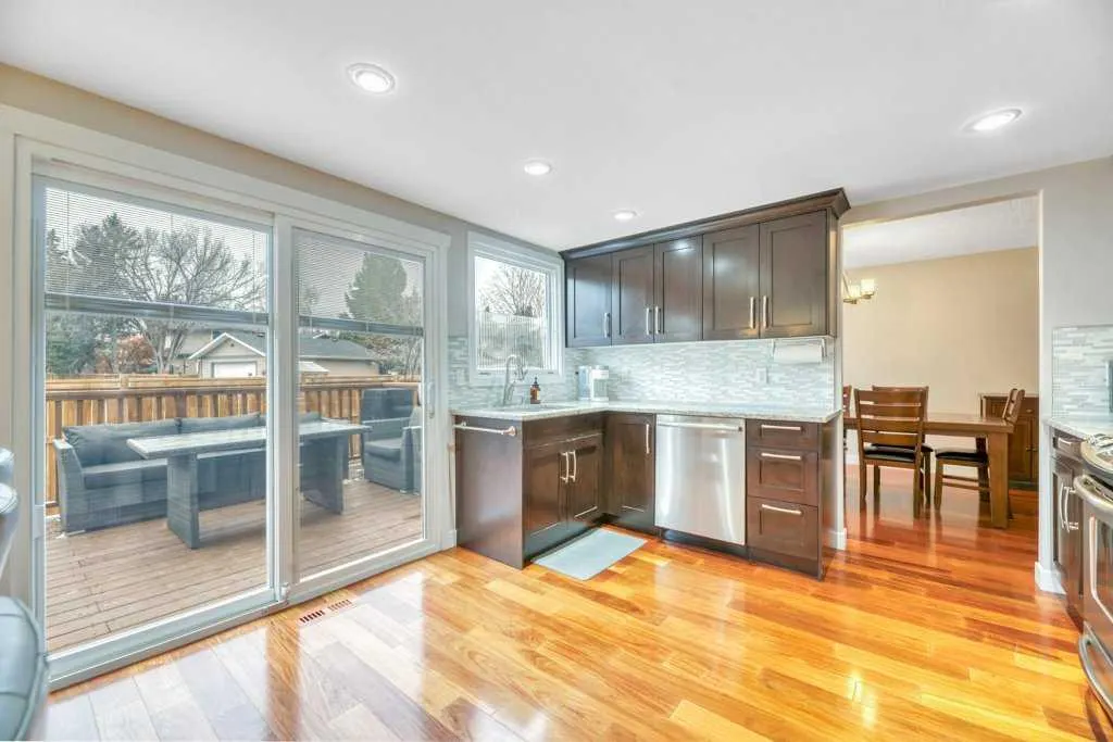 408 Woodside Road SW