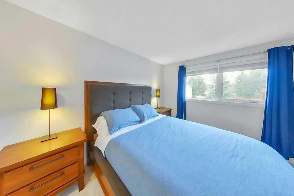 408 Woodside Road SW