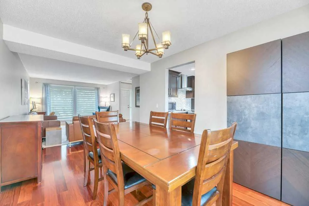 408 Woodside Road SW